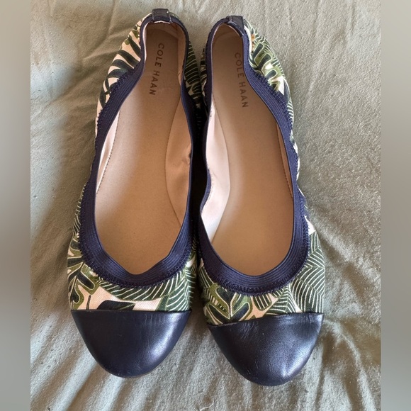 Cole Haan Navy Palm Print Ballet Flats size 8.5 - Picture 1 of 6